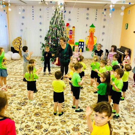 📋🧐 "Прощание с ёлочкой"