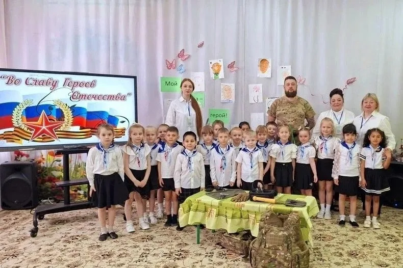 В детском саду встреча дошколят с интересным человеком – участником специальной военной операции!