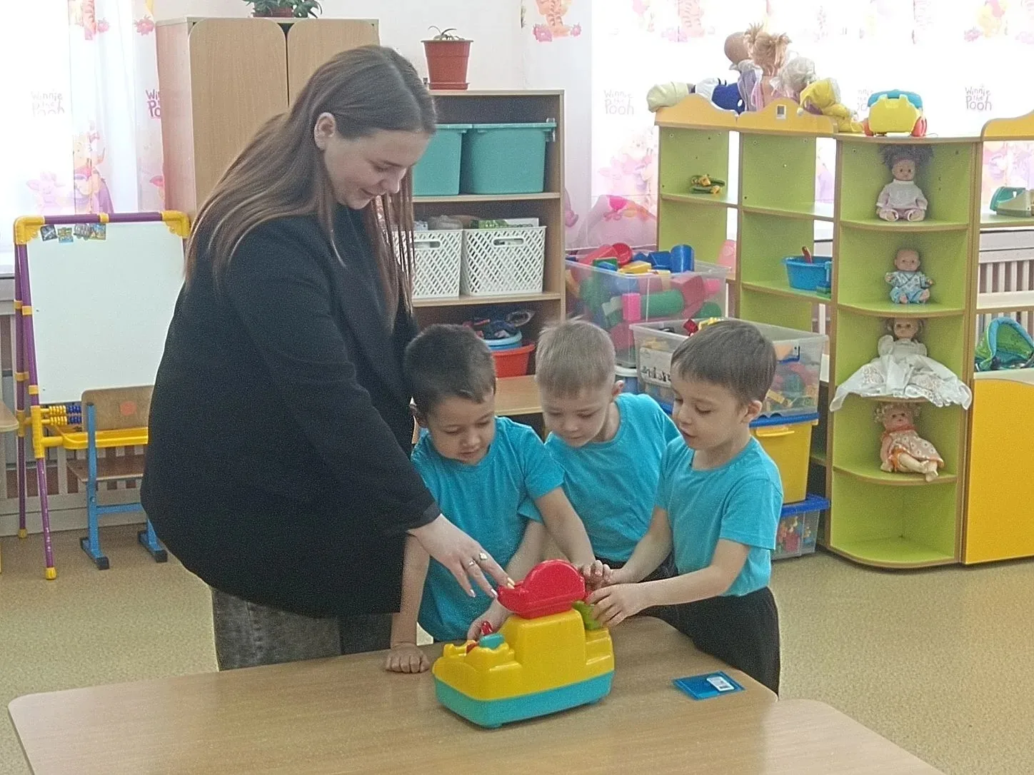 В детском саду активно используется форма «Клубного часа» для развития социальных навыков у дошкольников.